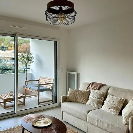 Rooftop Pool Apartment *