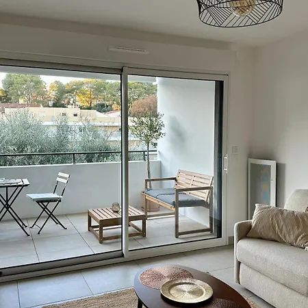 Rooftop Pool Apartment *